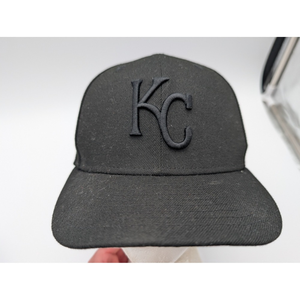 New Era 59FIFTY Kansas City Royals Black on Black Fitted Hat MLB Size 7 3/8
